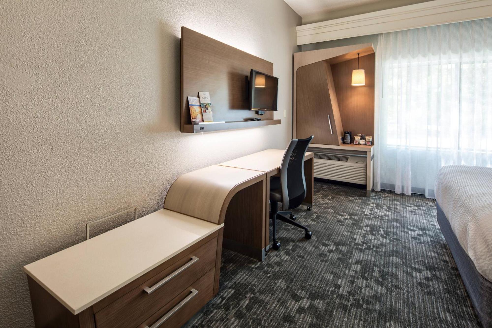 คอร์ตยาร์ด รอคฮิลล์ Hotel ร็อคฮิลล์ ภายนอก รูปภาพ